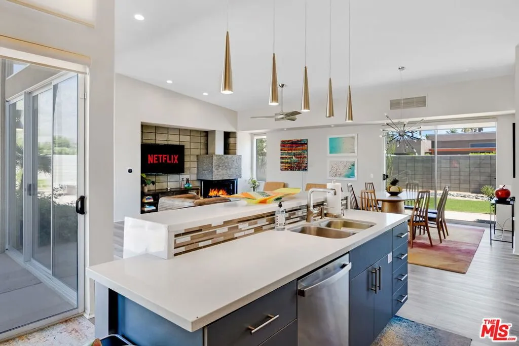 1090 Azure Court, Palm Springs, California 92262 home-pic-9