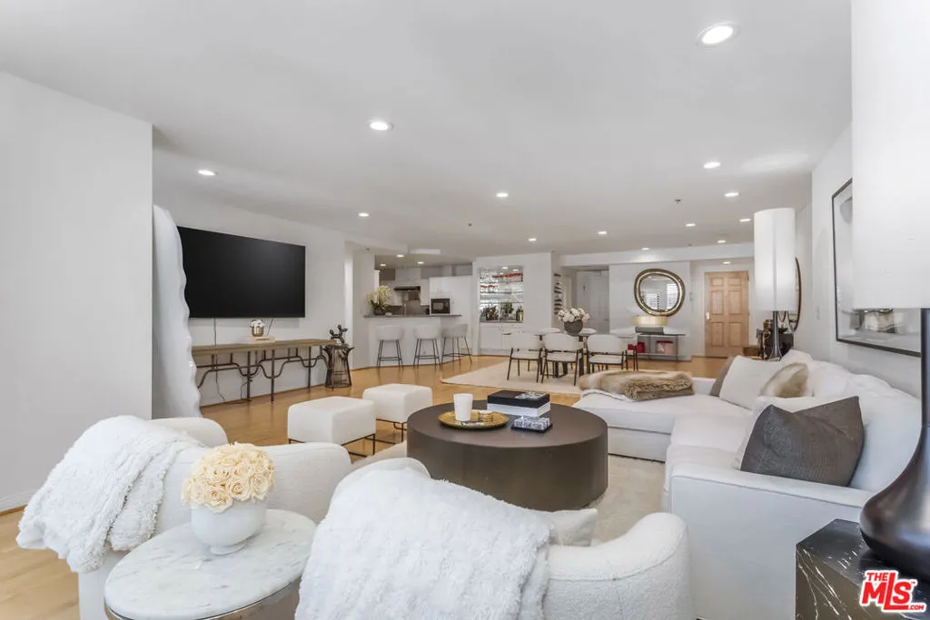 10724 Wilshire Boulevard 1005, Los Angeles, California 90024 home-pic-9