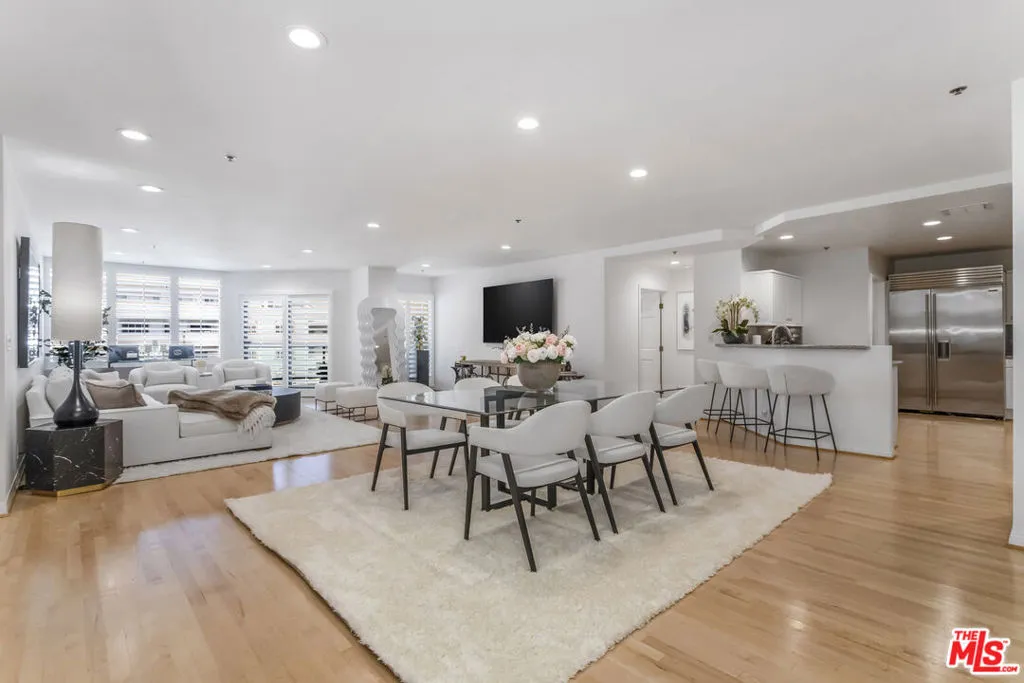 10724 Wilshire Boulevard 1005, Los Angeles, California 90024 home-pic-3