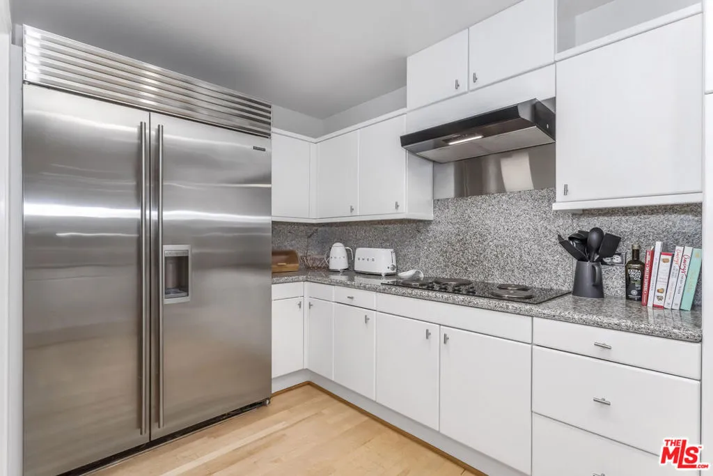 10724 Wilshire Boulevard 1005, Los Angeles, California 90024 home-pic-15
