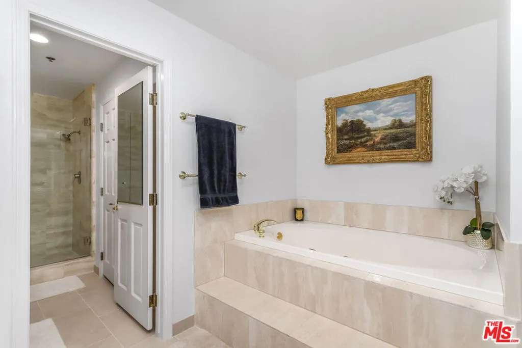 10724 Wilshire Boulevard 1005, Los Angeles, California 90024 home-pic-26