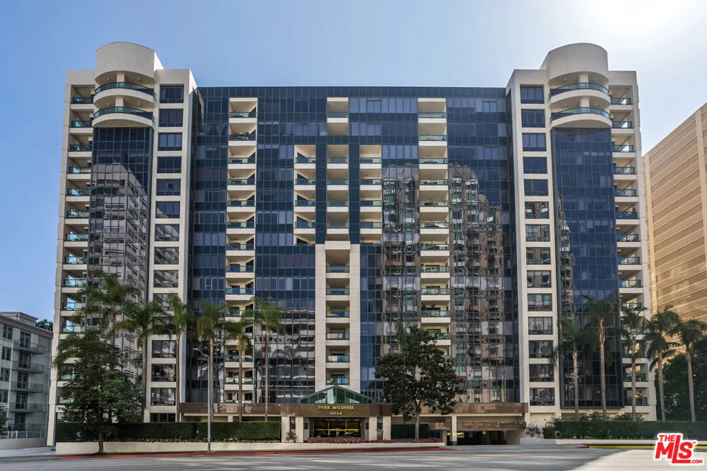 10724 Wilshire Boulevard 1005, Los Angeles, California 90024 home-pic-1