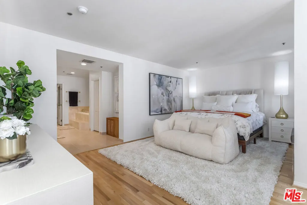 10724 Wilshire Boulevard 1005, Los Angeles, California 90024 home-pic-24