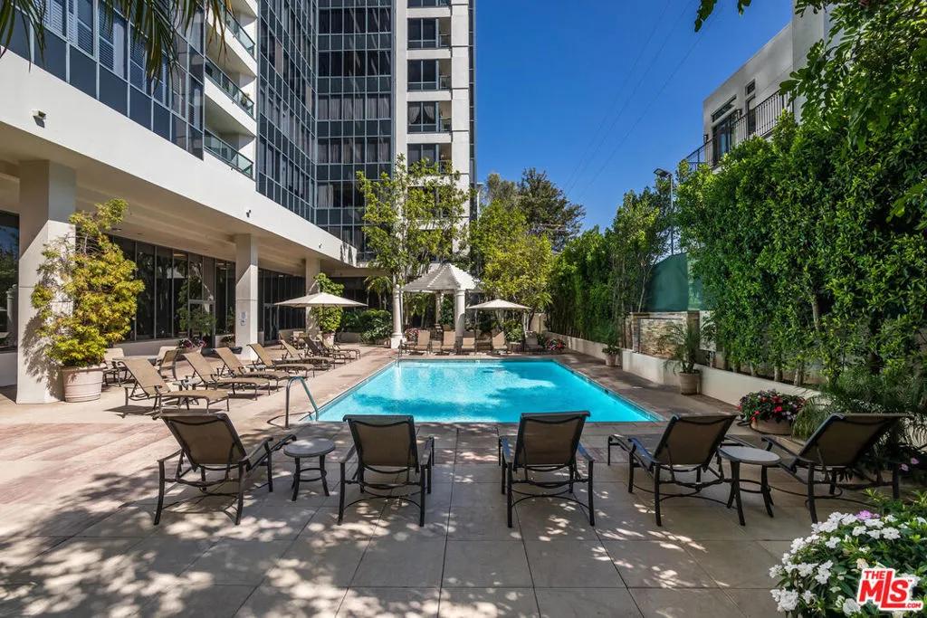 10724 Wilshire Boulevard 1005, Los Angeles, California 90024 home-pic-37
