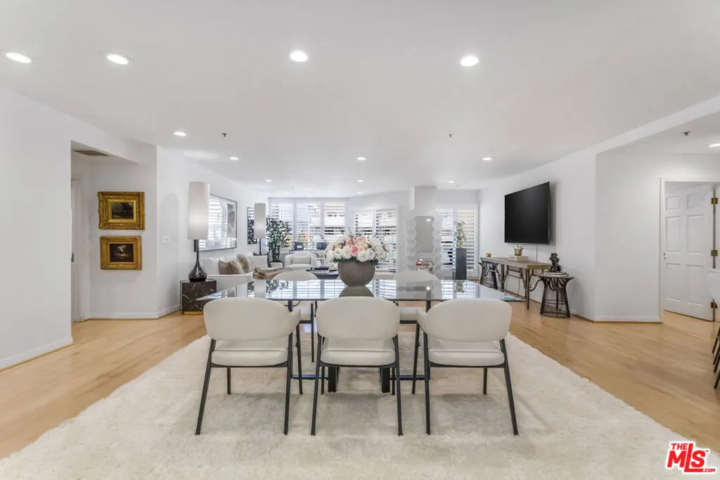 10724 Wilshire Boulevard 1005, Los Angeles, California 90024 home-pic-2