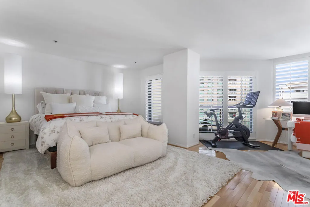 10724 Wilshire Boulevard 1005, Los Angeles, California 90024 home-pic-18