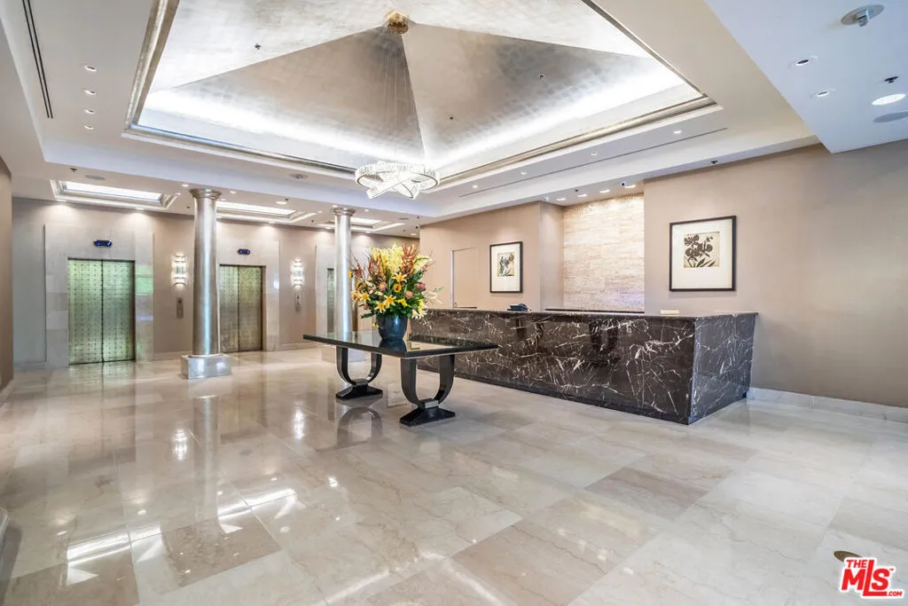 10724 Wilshire Boulevard 1005, Los Angeles, California 90024 home-pic-42
