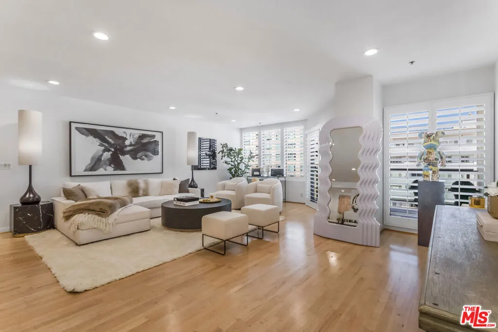 10724 Wilshire Boulevard 1005, Los Angeles, California 90024 home-pic-4