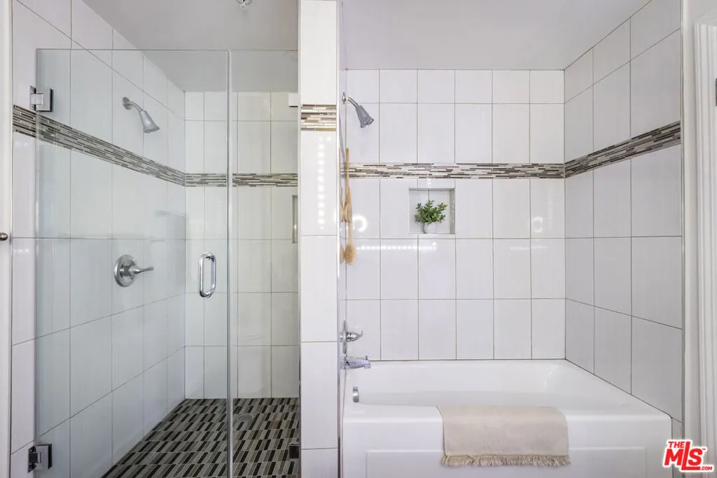 155 S Oxford Avenue 201, Los Angeles, California 90004 home-pic-23