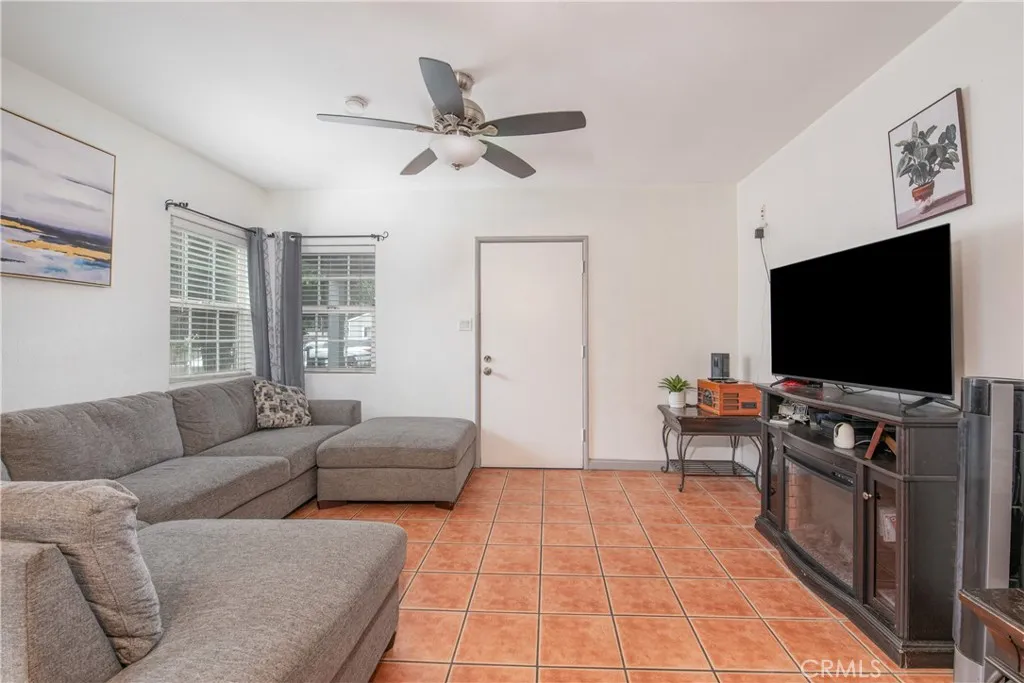 6752 Curtis Avenue, Long Beach, California 90805 home-pic-4