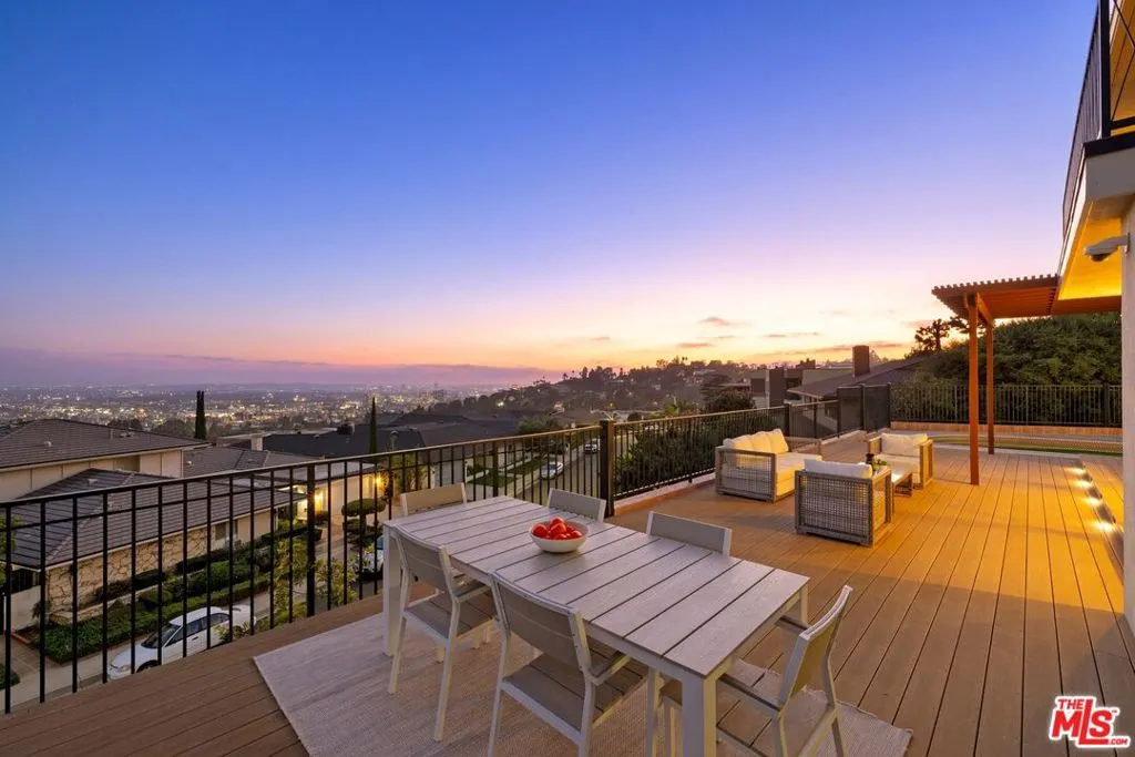 2267 Winona Boulevard, Los Angeles, California 90027 home-pic-12