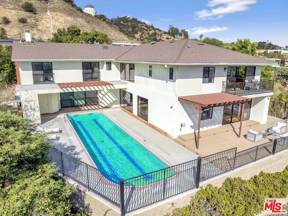 2267 Winona Boulevard, Los Angeles, California 90027 home-pic-0