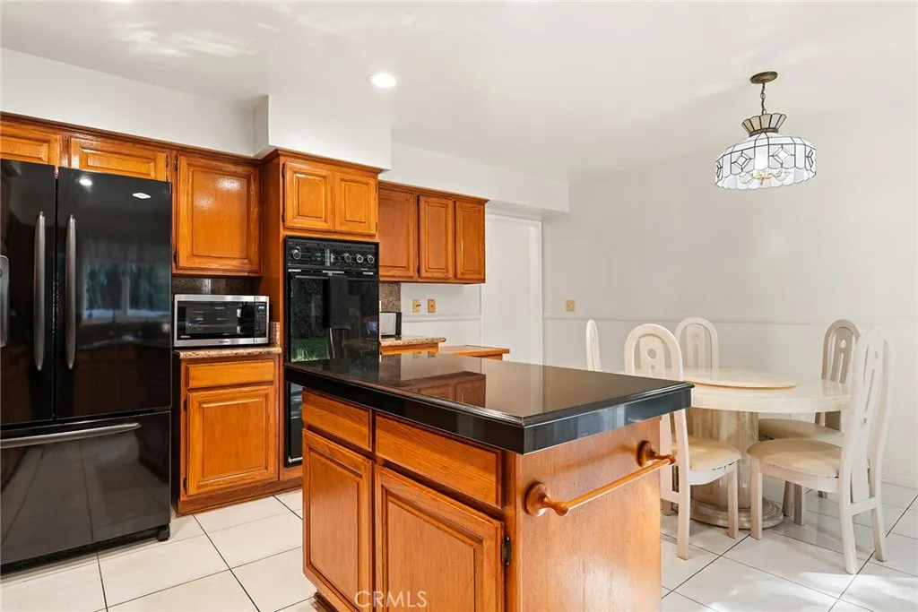 18210 Hatteras, Tarzana, California 91356 home-pic-9