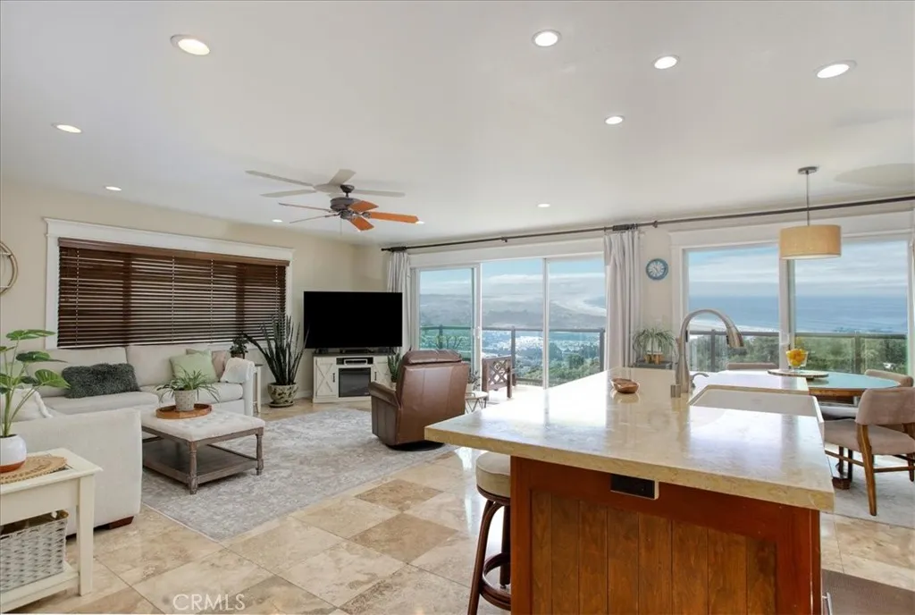 841 Visalia Street Street, Pismo Beach, California 93449 home-pic-11