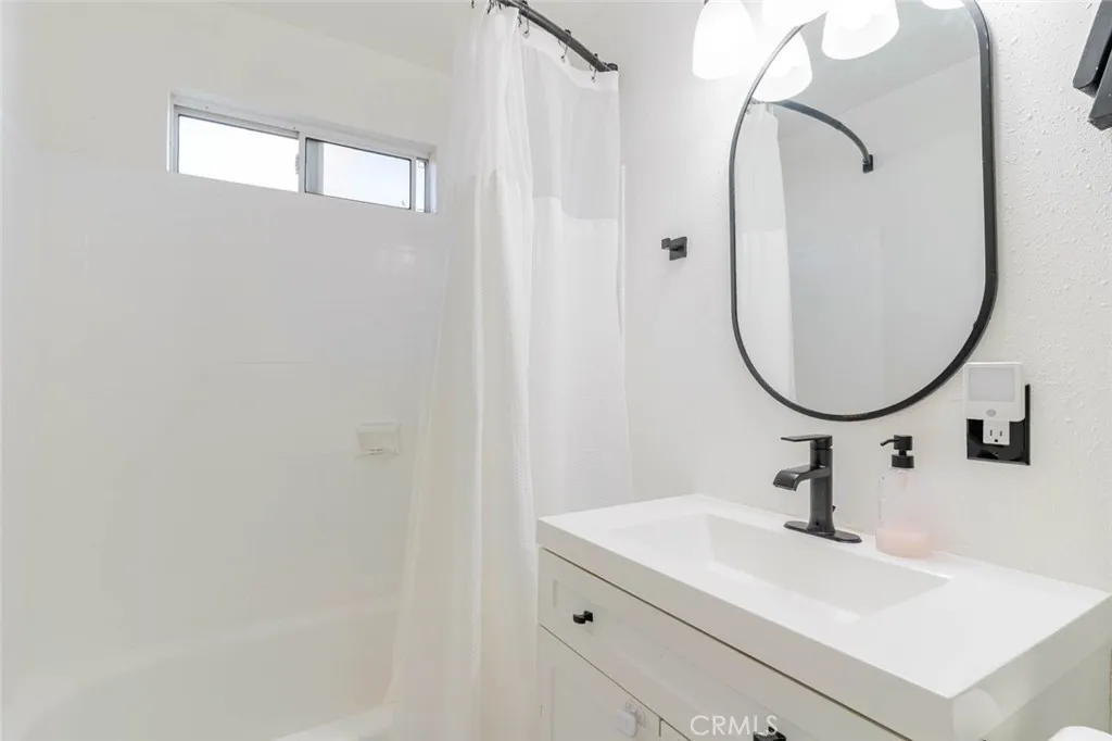 1208 E Avenue R2, Palmdale, California 93550 home-pic-21