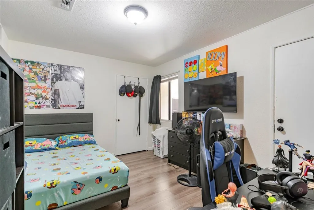 1208 E Avenue R2, Palmdale, California 93550 home-pic-18