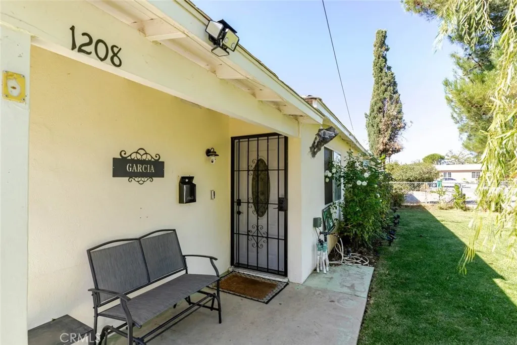 1208 E Avenue R2, Palmdale, California 93550 home-pic-6