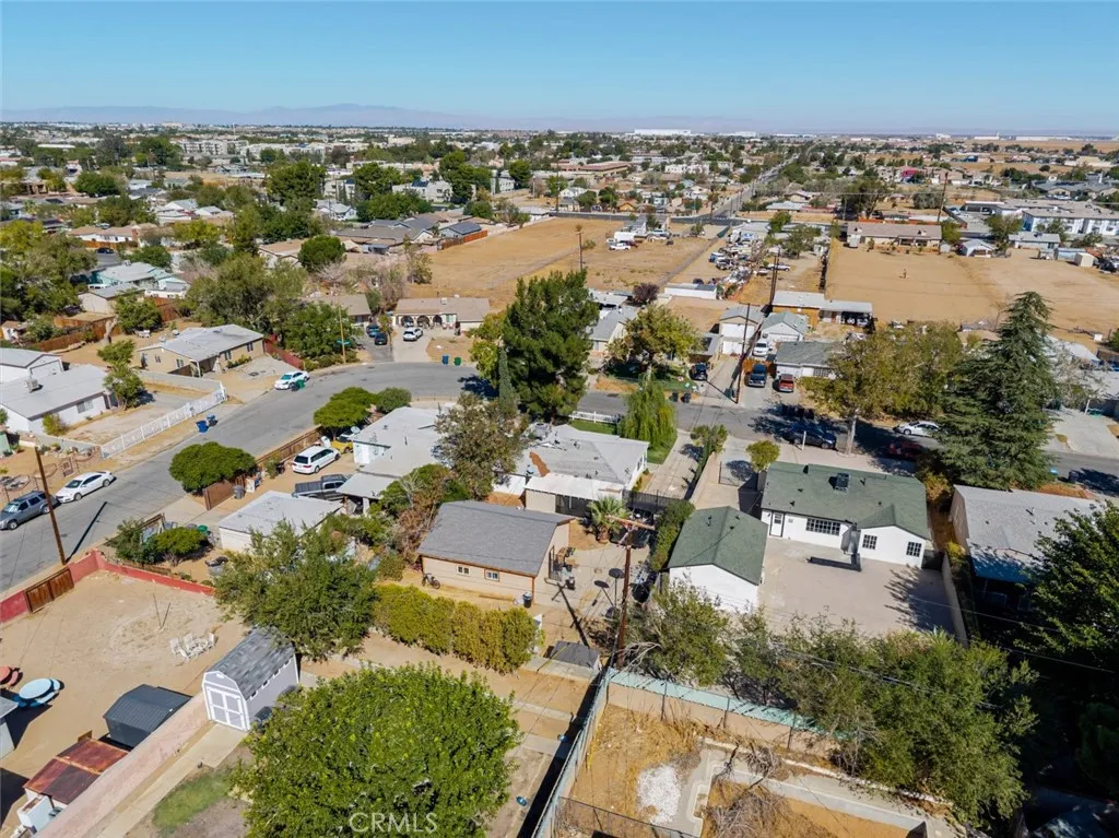 1208 E Avenue R2, Palmdale, California 93550 home-pic-32