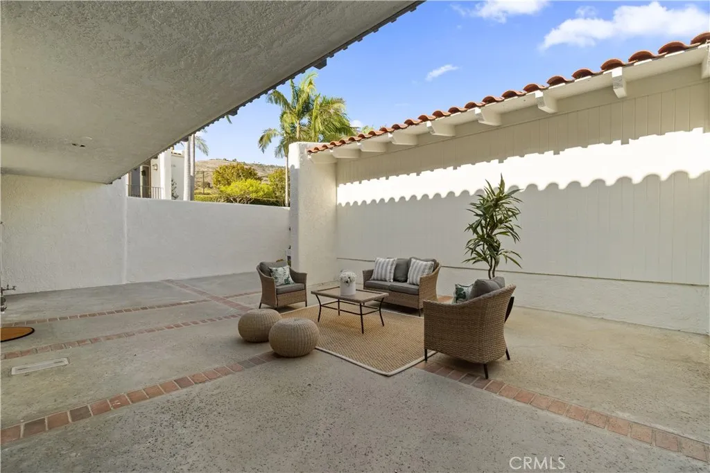 32541 Coastsite, Rancho Palos Verdes, California 90275 home-pic-1