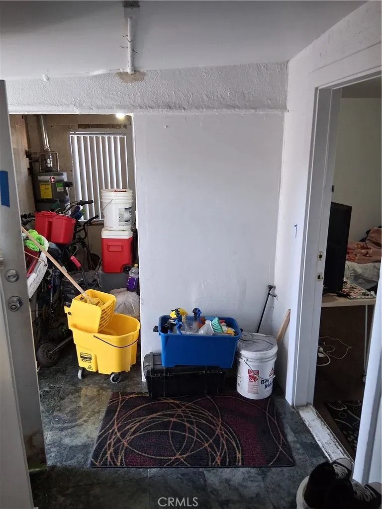 270 E Heath Lane, Long Beach, California 90805 home-pic-18