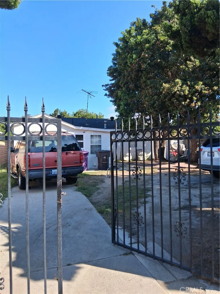 270 E Heath Lane, Long Beach, California 90805 home-pic-25