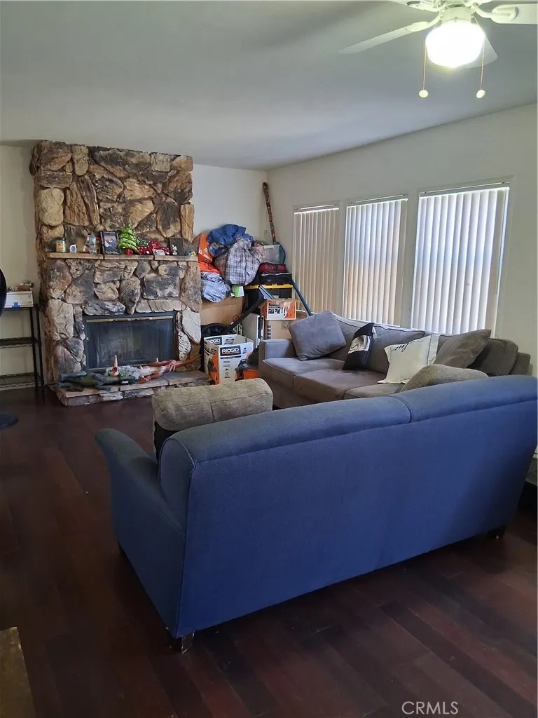 270 E Heath Lane, Long Beach, California 90805 home-pic-3
