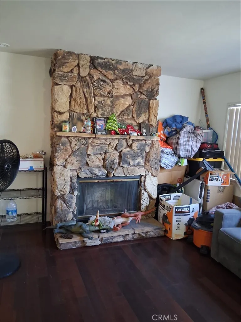 270 E Heath Lane, Long Beach, California 90805 home-pic-4