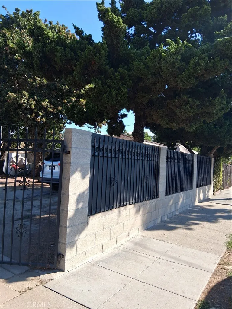 270 E Heath Lane, Long Beach, California 90805 home-pic-24