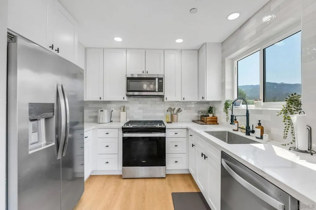 250 Editha Drive, El Cajon, California 92019 home-pic-2