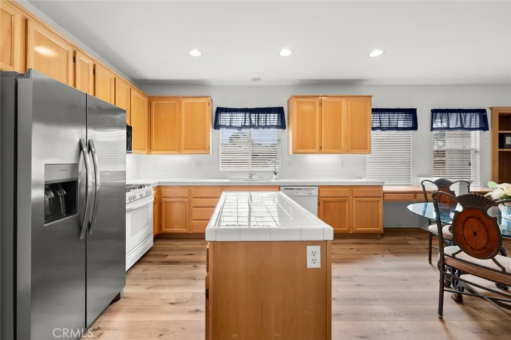 28253 Harmony Lane, Menifee, California 92584 home-pic-2