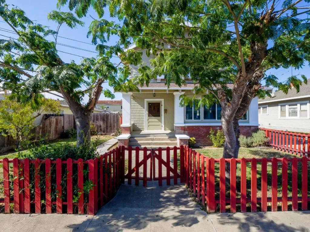 441 Center Street, Watsonville, California 95076 home-pic-2