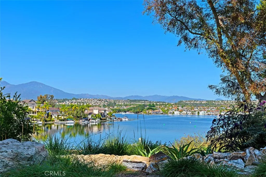 27641 Ruisenor, Mission Viejo, California 92692 home-pic-32