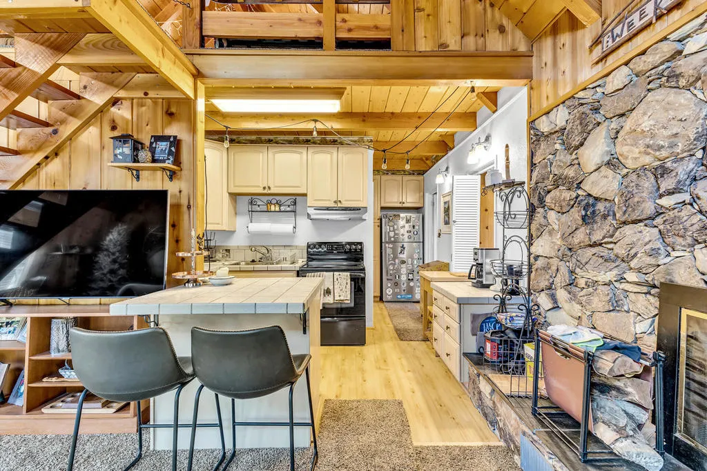 25437 Nestwa Trail, Idyllwild, California 92549 home-pic-8