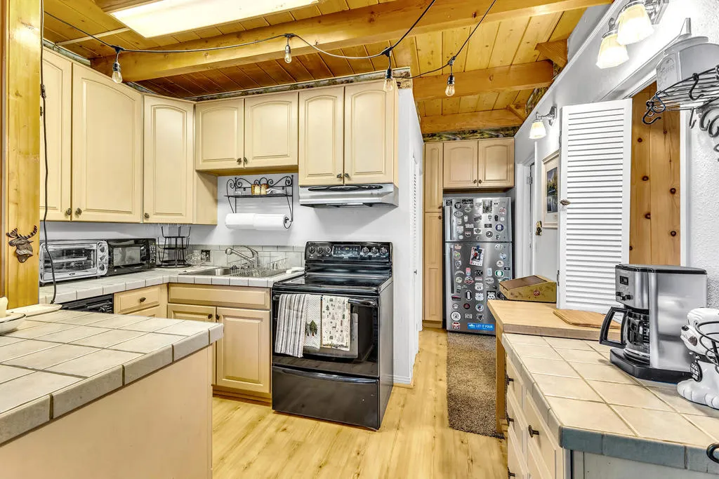 25437 Nestwa Trail, Idyllwild, California 92549 home-pic-10