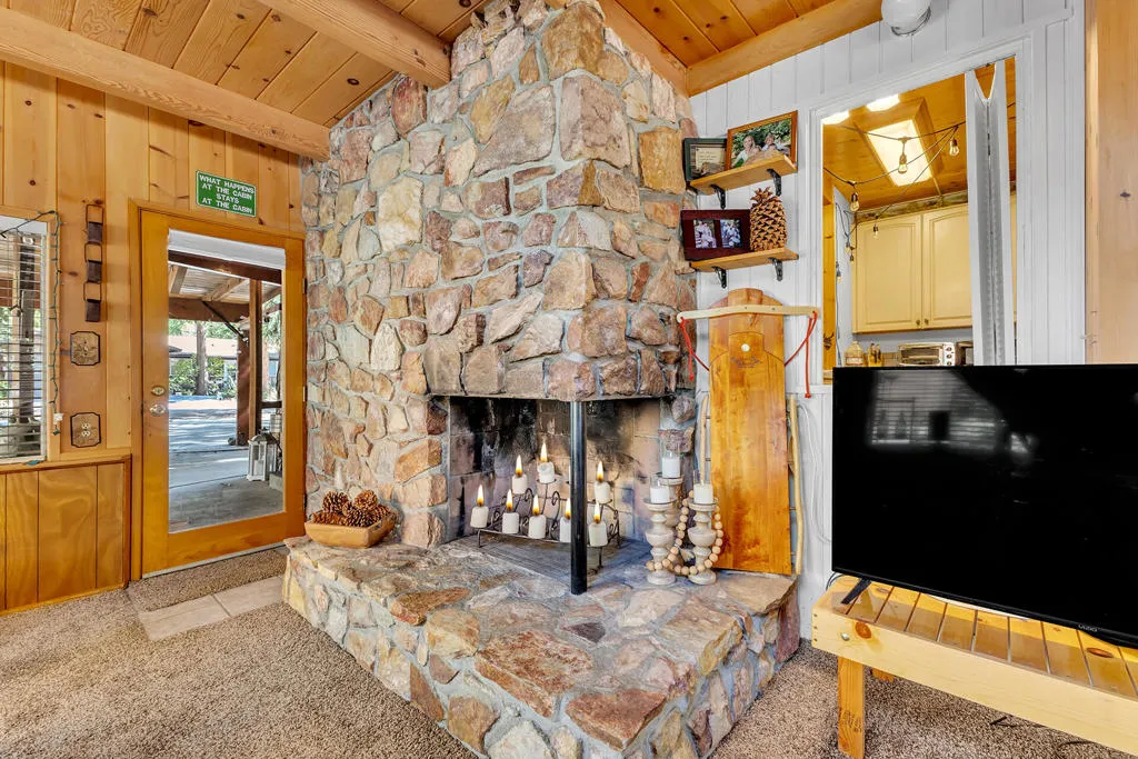 25437 Nestwa Trail, Idyllwild, California 92549 home-pic-19