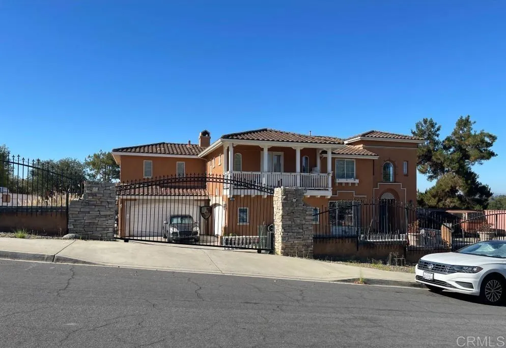 303 Amparo Drive, Escondido, California 92025 home-pic-1