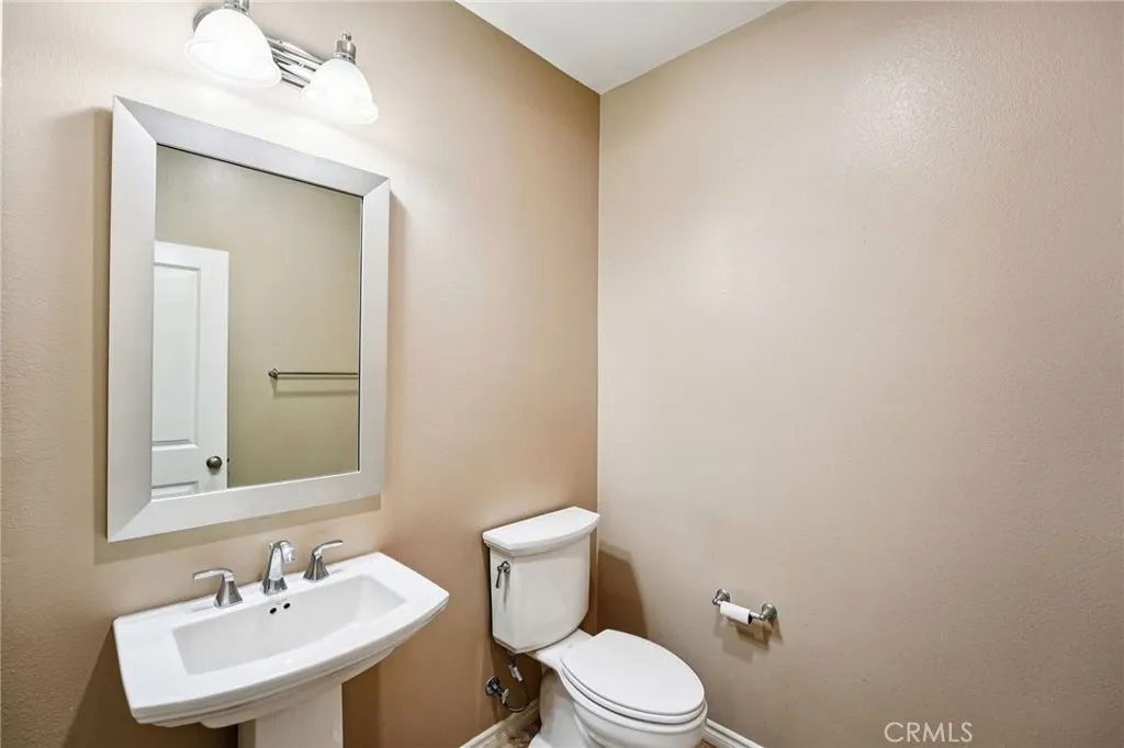 35056 Knollview, Winchester, California 92596 home-pic-12