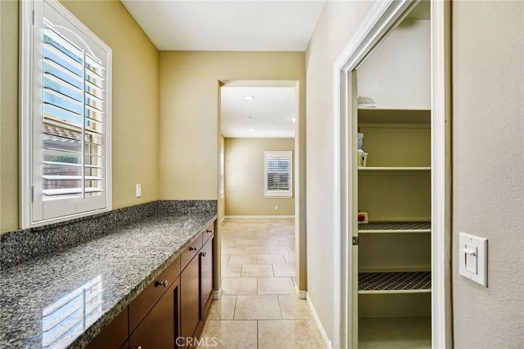 35056 Knollview, Winchester, California 92596 home-pic-9