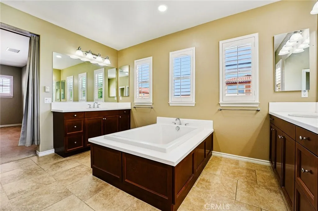 35056 Knollview, Winchester, California 92596 home-pic-18
