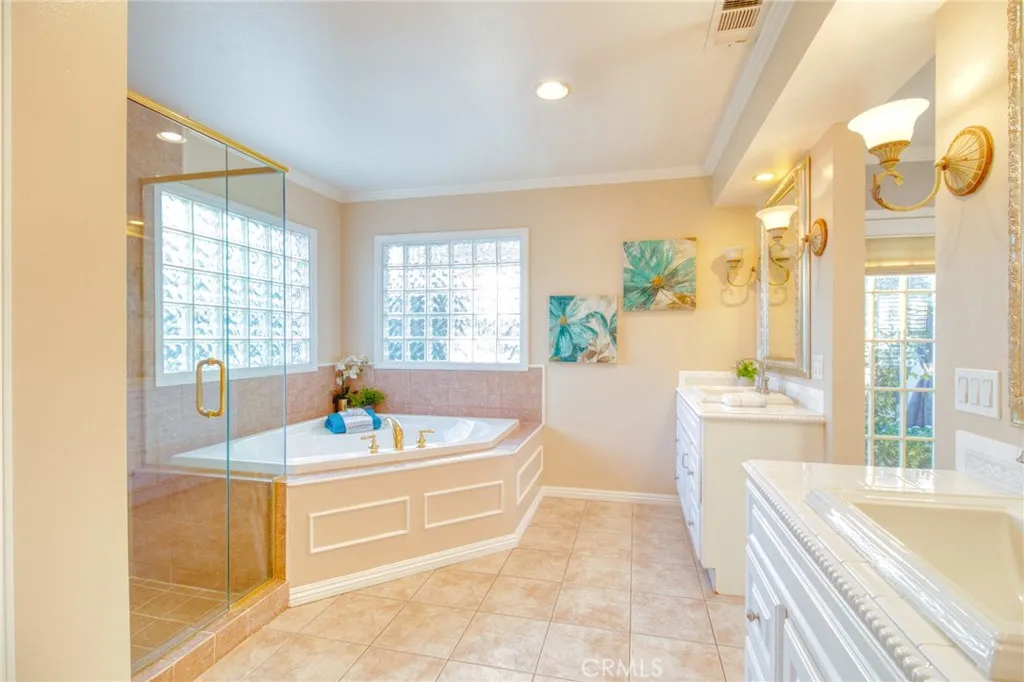 1404 N Euclid Avenue, Upland, California 91786 home-pic-31
