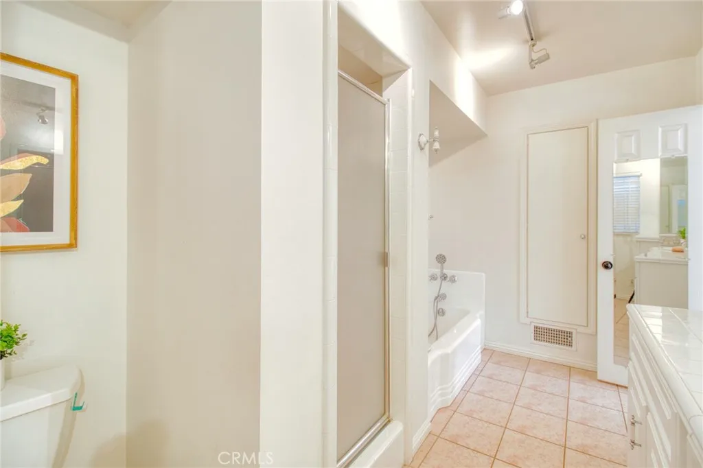 1404 N Euclid Avenue, Upland, California 91786 home-pic-36