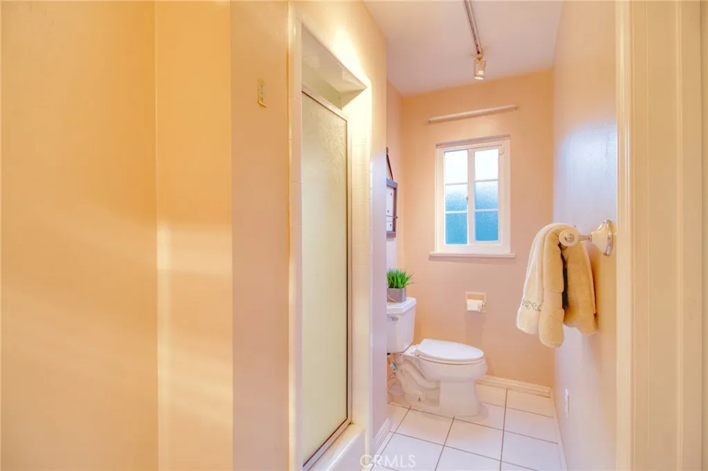 1404 N Euclid Avenue, Upland, California 91786 home-pic-40