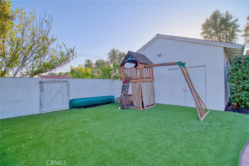 1404 N Euclid Avenue, Upland, California 91786 home-pic-56