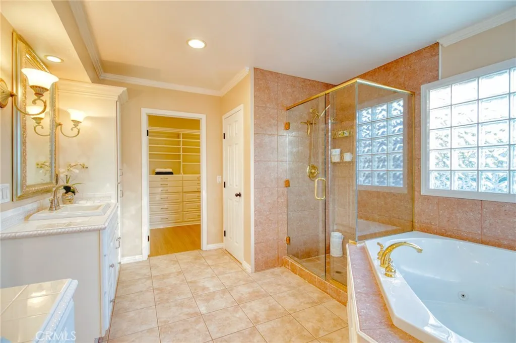 1404 N Euclid Avenue, Upland, California 91786 home-pic-30