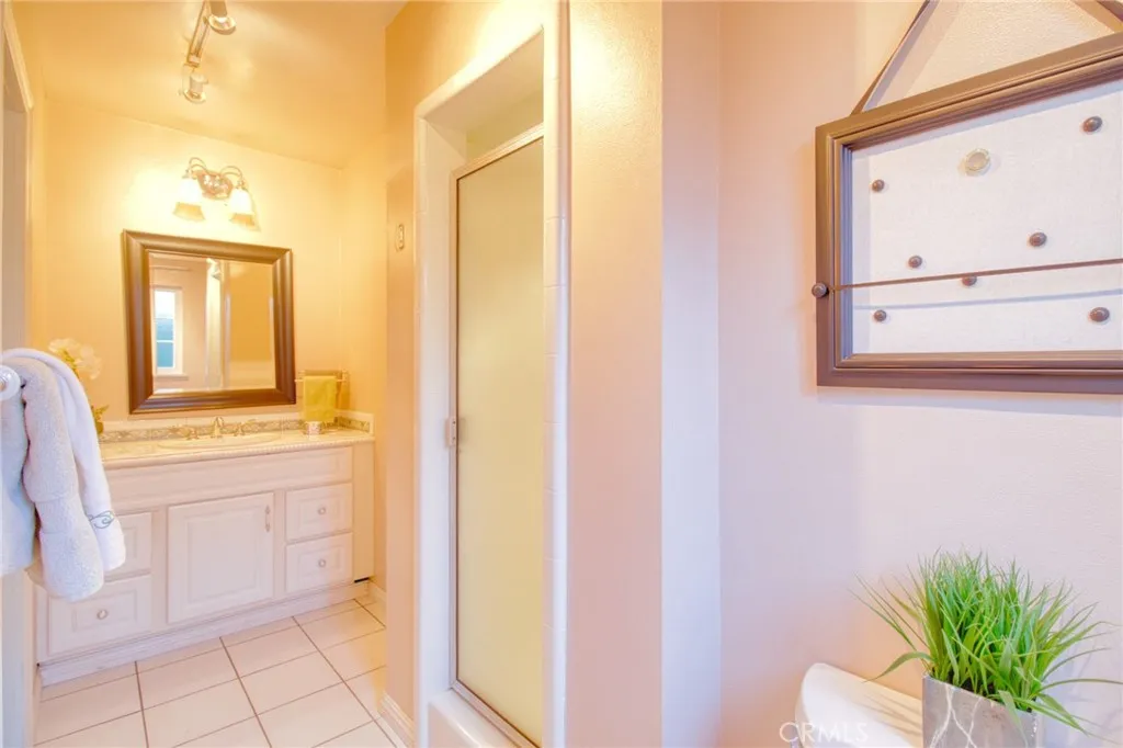 1404 N Euclid Avenue, Upland, California 91786 home-pic-41