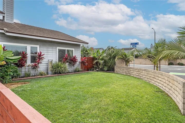 18152 Fieldbury Lane, Huntington Beach, California 92647