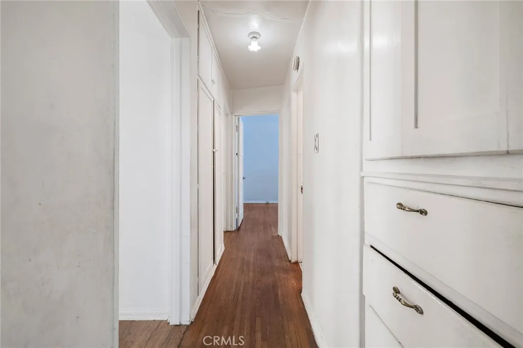 5951 S Van Ness, Los Angeles, California 90047 home-pic-12
