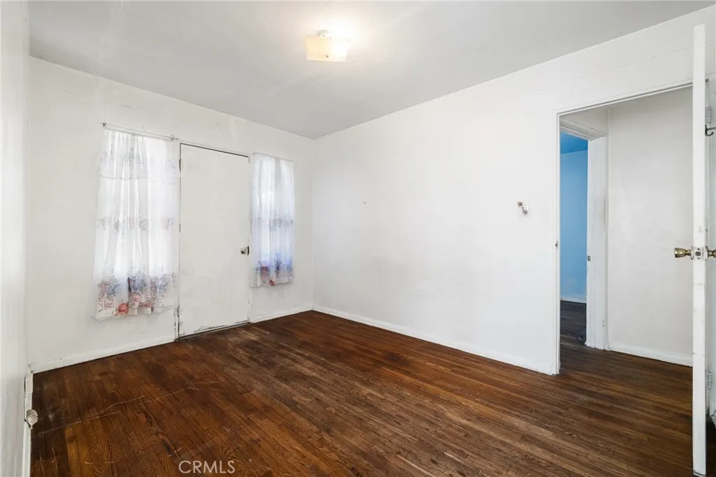 5951 S Van Ness, Los Angeles, California 90047 home-pic-19