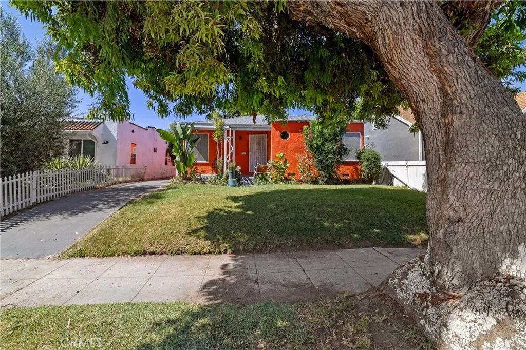 5951 S Van Ness, Los Angeles, California 90047 home-pic-28