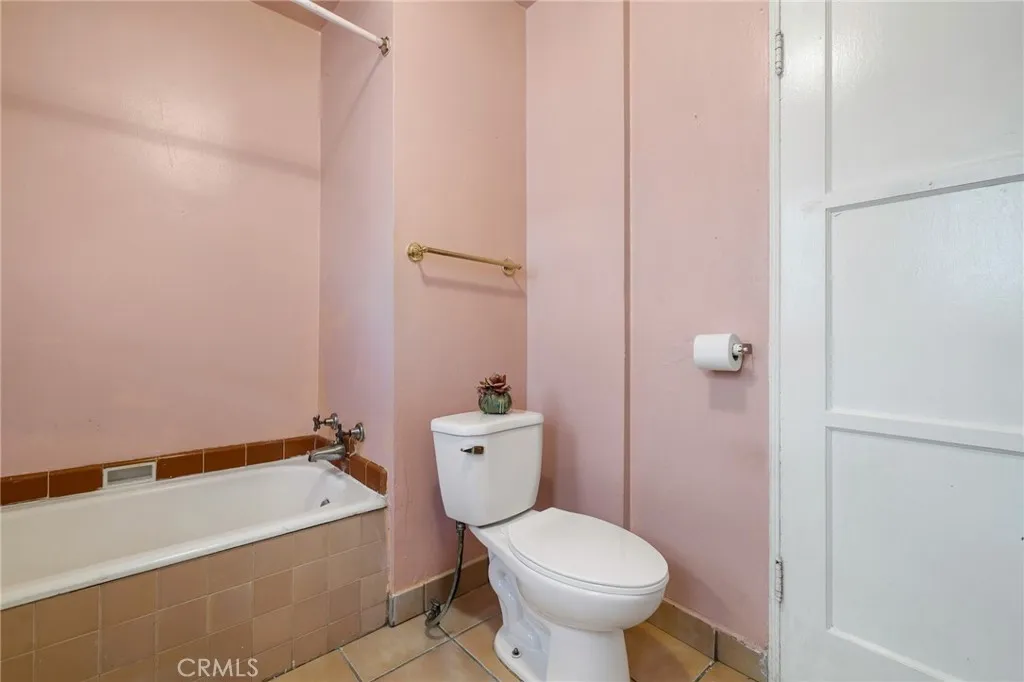 5951 S Van Ness, Los Angeles, California 90047 home-pic-21